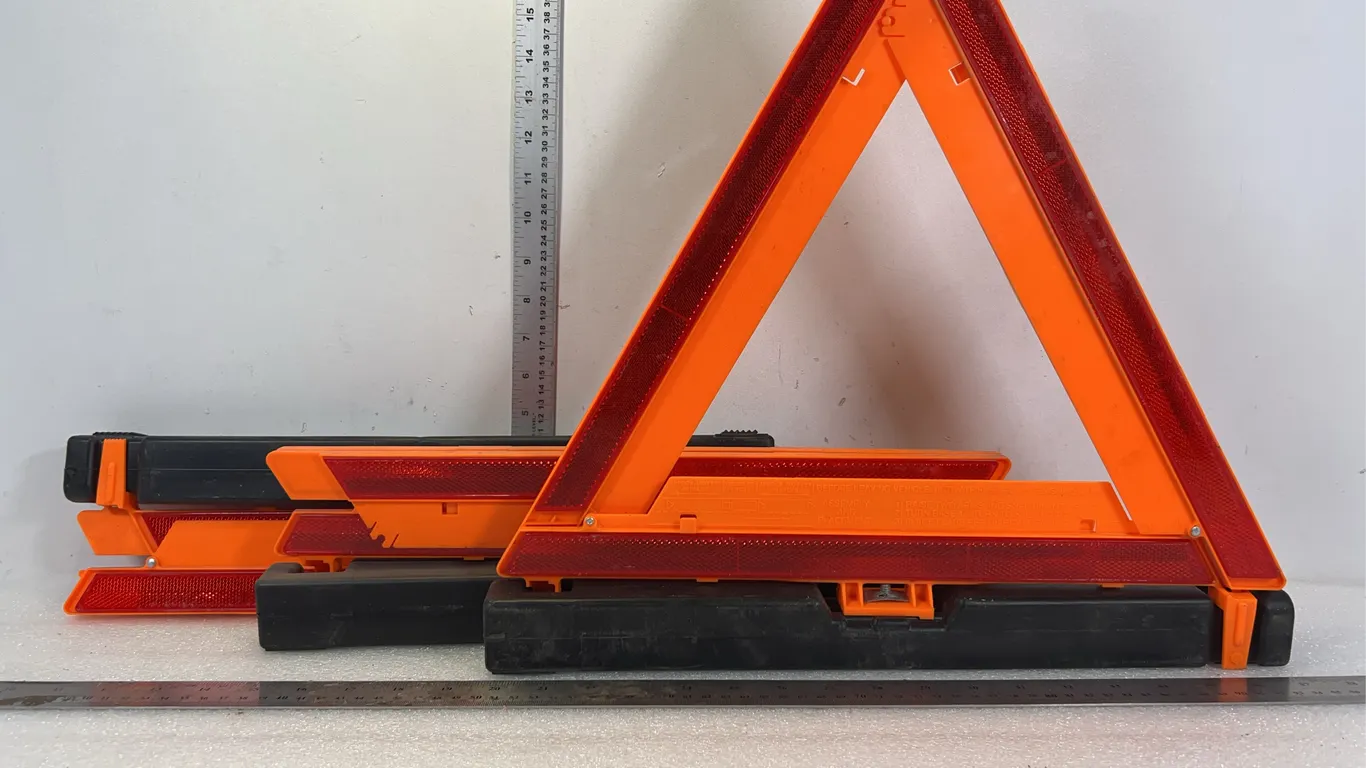 Triangle Warning Road Kit, approx. 5'' x 19" *Unreserved*
