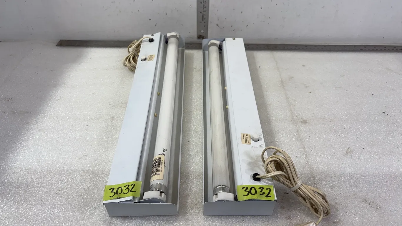 2 - Fluorescent light bars, Approx 9"x5", *Unreserved*
