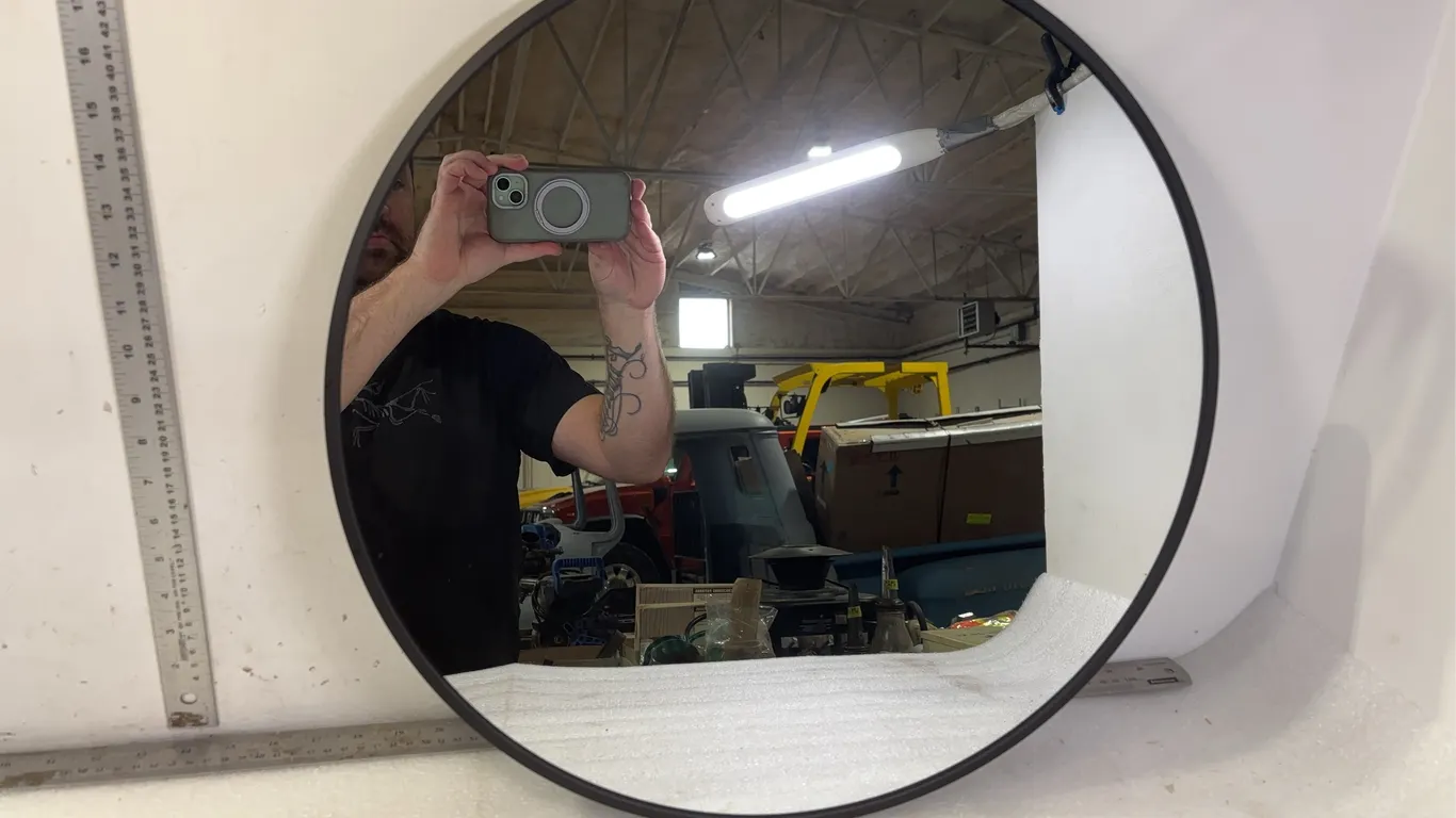 Round framed Wall Mirror, Approx 21" dia, *Unreserved*