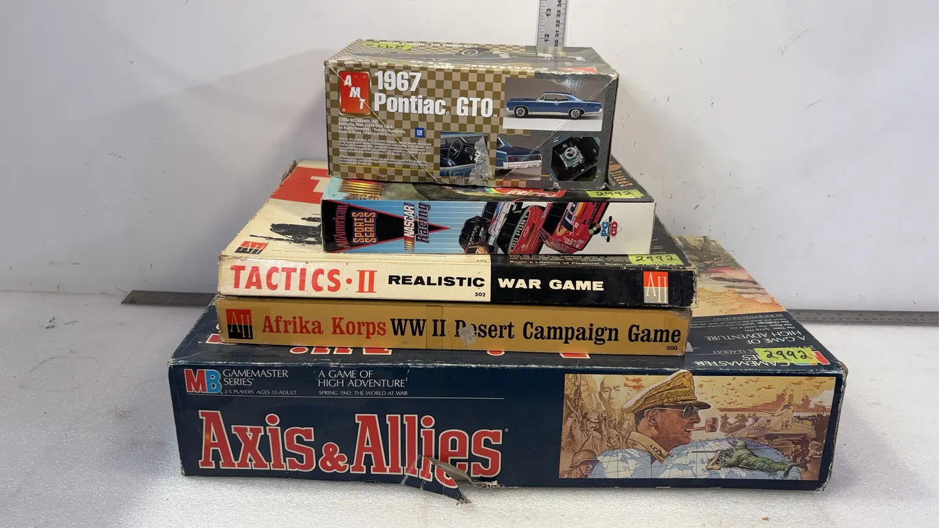 Collection of plastic Car models and Game boards, Approx 5 pce, *Unreserved*