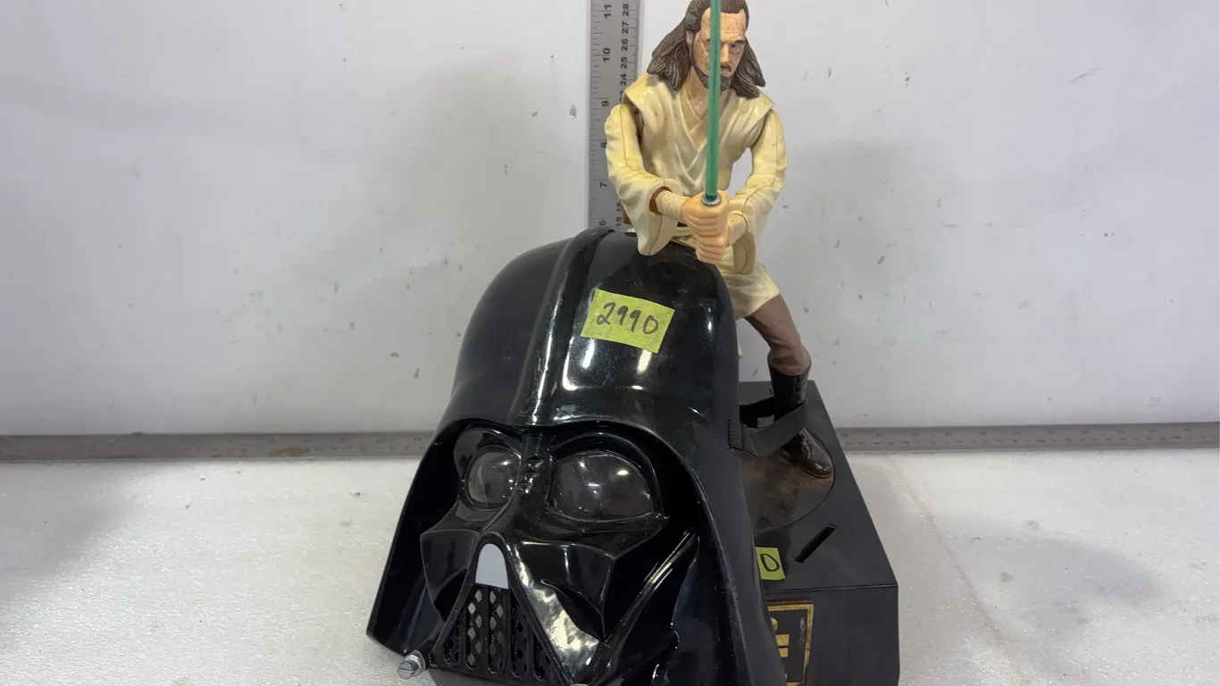 Starwars Statue And Darth Vadder Mask, Approx 12"x9", *Unreserved*