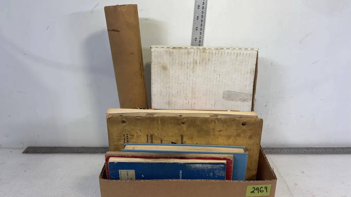 Box of Vintage Service Manuals, Vehicles and rifles, Approx 13 pce, *Unreserved*