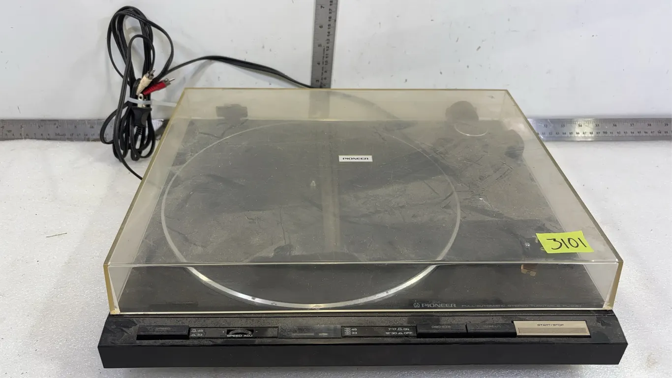 Pioneer Direct Drive Automatic Turntable, Approximately 17" x 15" x 5" *Unreserved*
