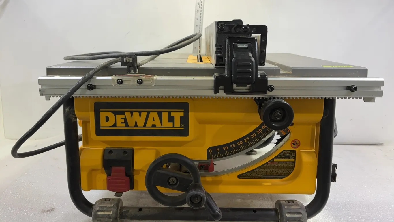 Dewalt 15 AMP, 10" Compact Job Site Table Saw, Approximately 23" x 25" x 13" *Unreserved*