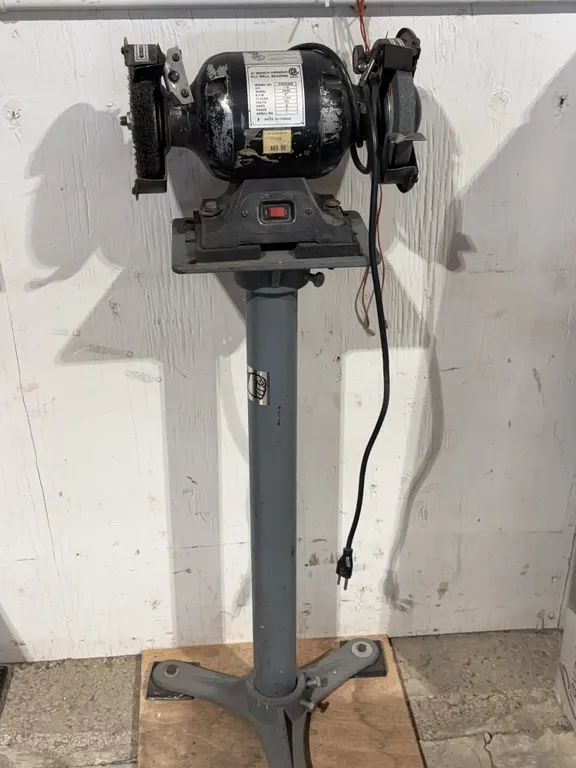 Princess Auto 6" Bench Grinder, approx. 45" x 17" x 18", *Unreserved*