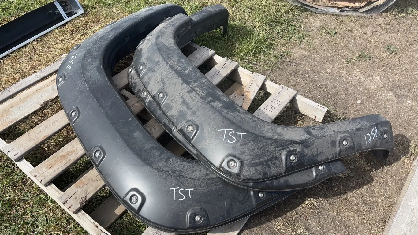 2007-2013 GMC Fender Flares (4), *Unreserved*