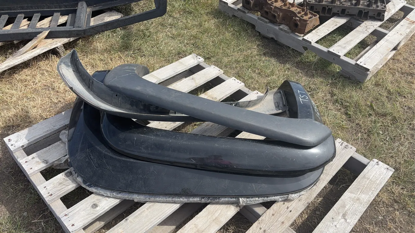 2000 Chev Fender Flares (5), *Unreserved*