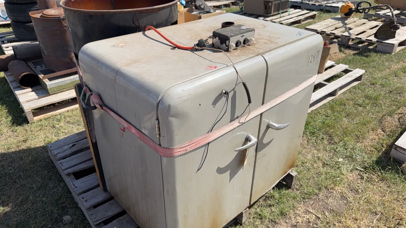Egg Incubator converted to Electric Smoker, approx 3'x2'8", *Unreserved*