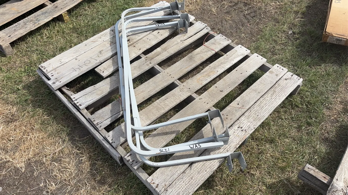 4 pce Metal Support Frame/ brackets, *Unreserved*