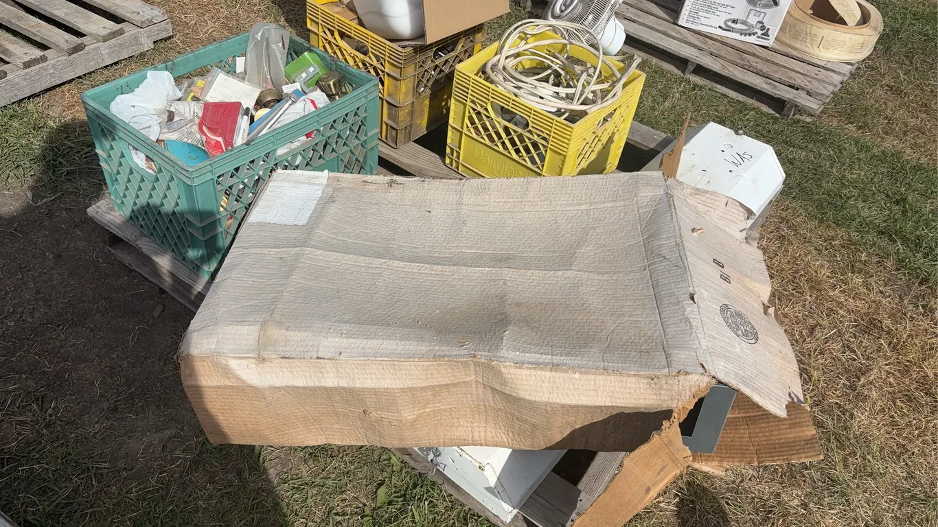 Assorted electrical wire, electrical box, switches, florescent shop light approx 4'x1', *Unreserved*