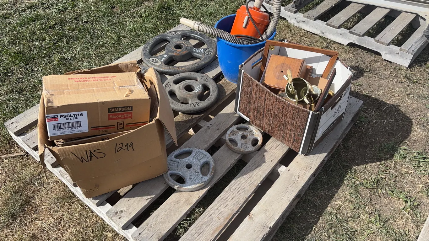 Sheathing clips, Weights: 2 - 25 lb , 1 -45 lb, 1 - 35lb, box of trophy's, vacuum, *Unreserved*