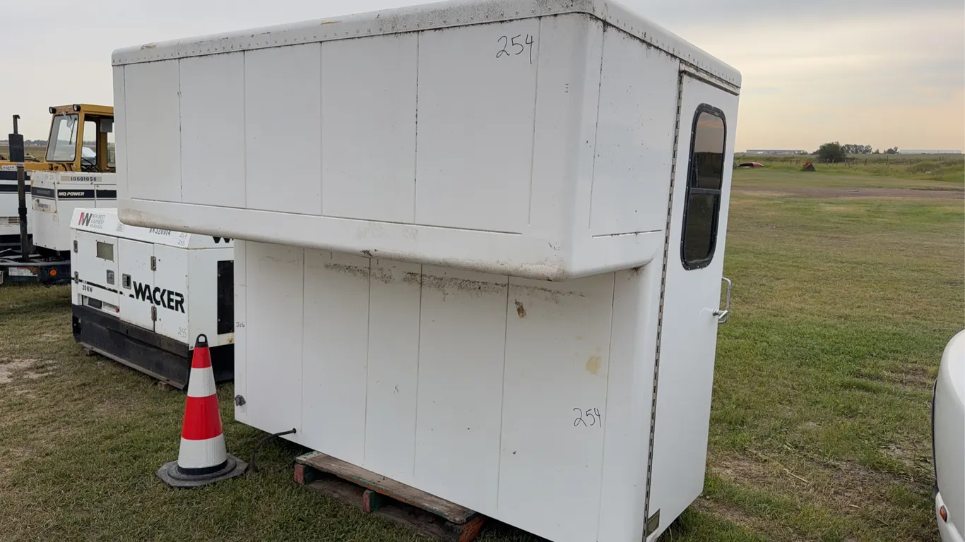 Vanbody/ Operators Cab, *Unreserved*
