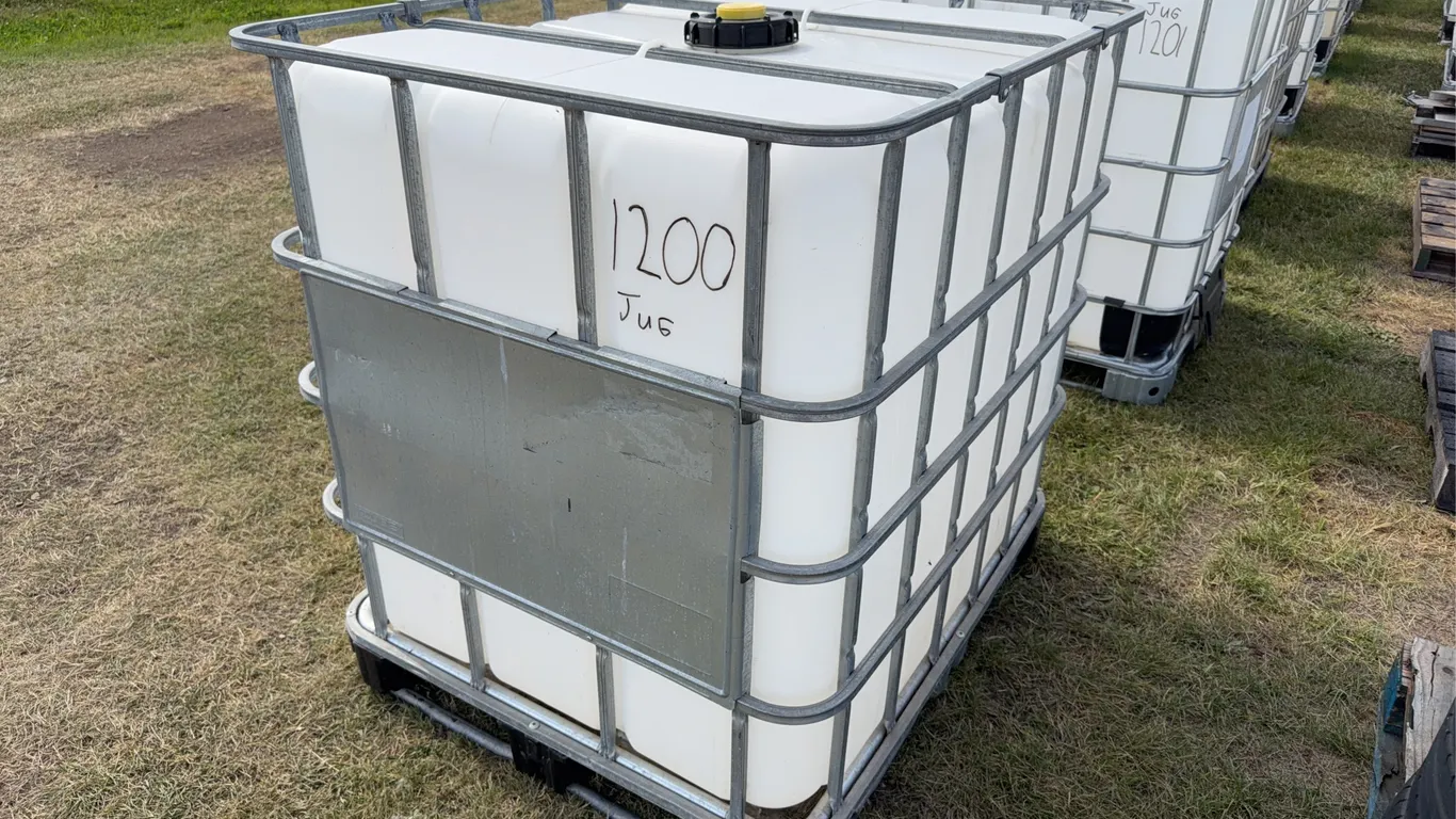 1000L Tote, last held propylene glycol, *Unreserved*