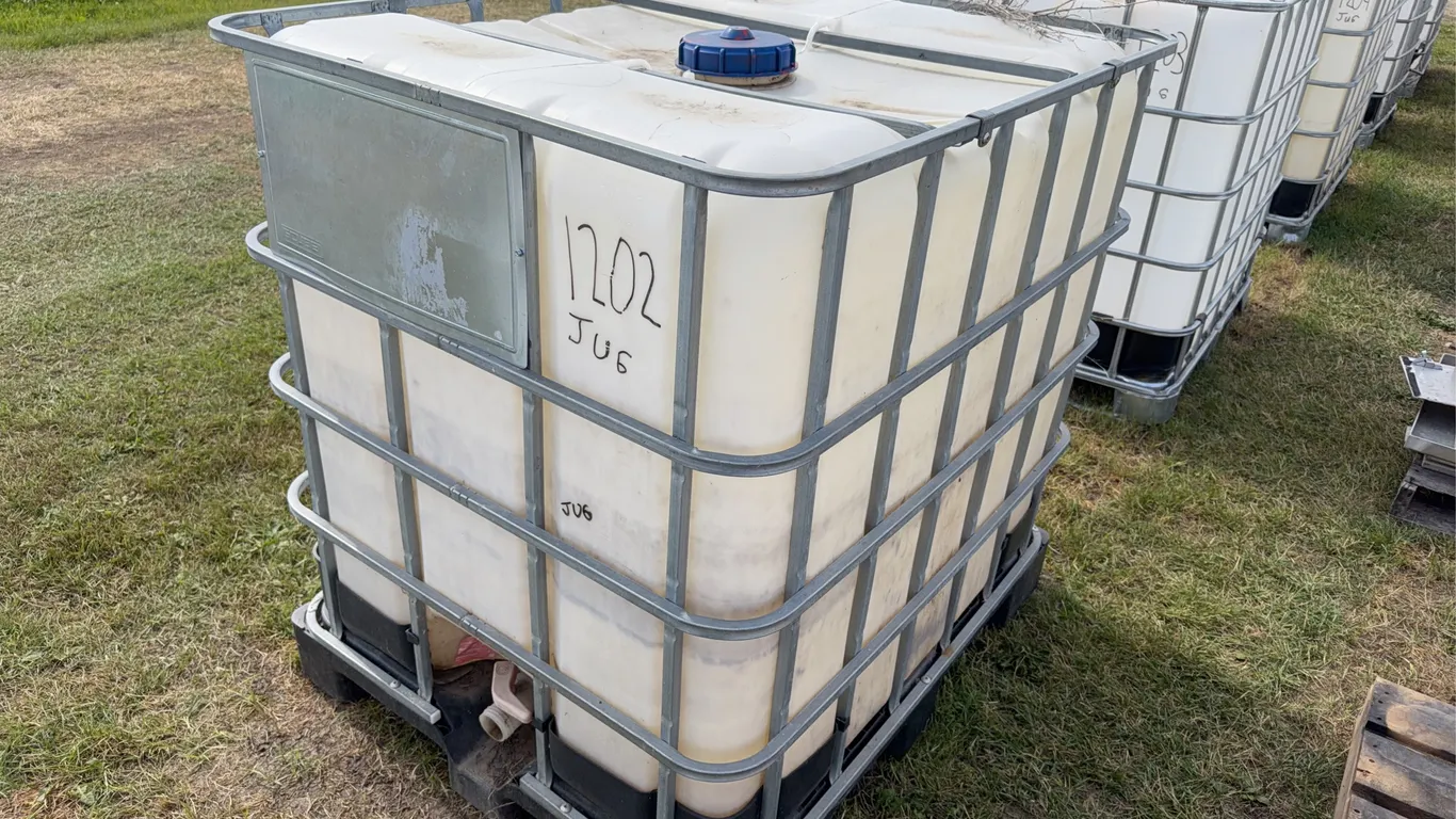 1000L Tote, last held propylene glycol, *Unreserved*