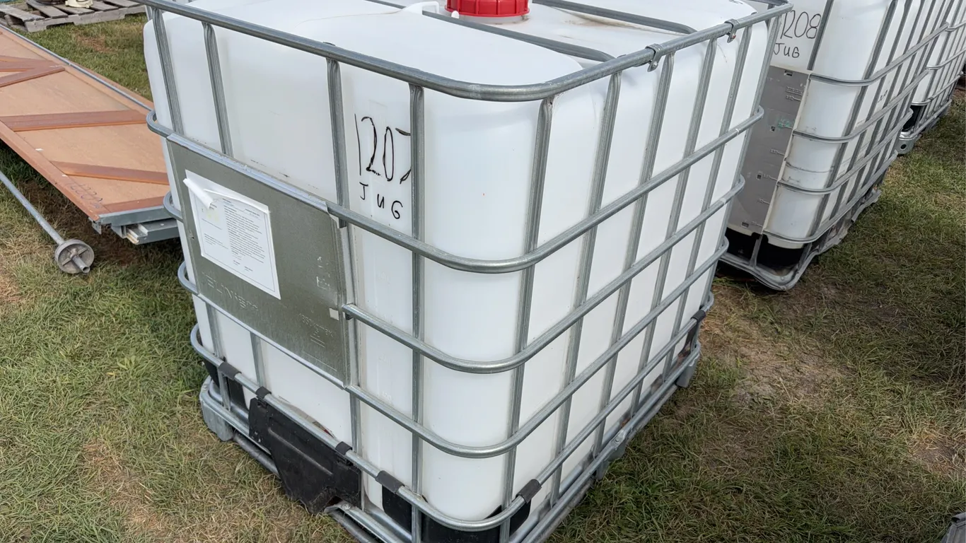 1000L Tote, last held propylene glycol, *Unreserved*