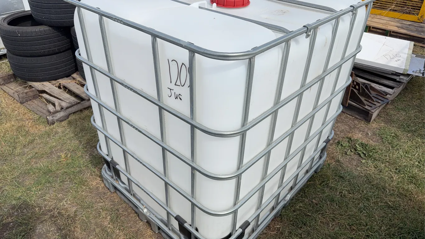 1000L Tote, last held propylene glycol, *Unreserved*