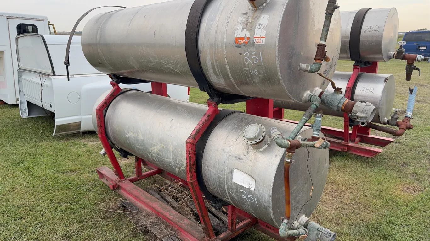 2 Aluminum tanks on stands, *Unreserved*