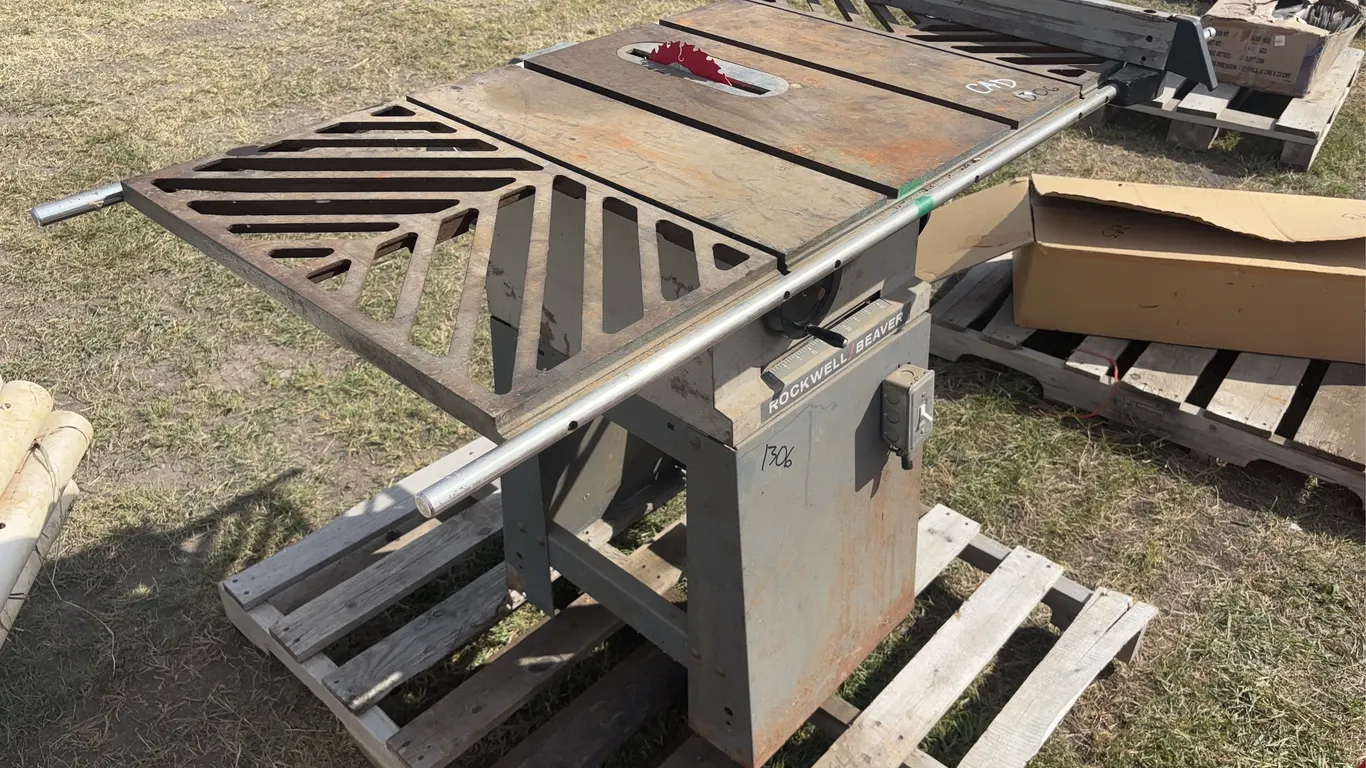 Rockwell Beaver Tablesaw, runs 1 hp, 3450 rpm, replaced blade, *Unreserved*