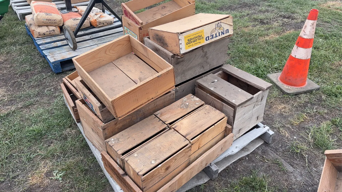 Pallet of Assorted Vintage wood Boxes *Unreserved*