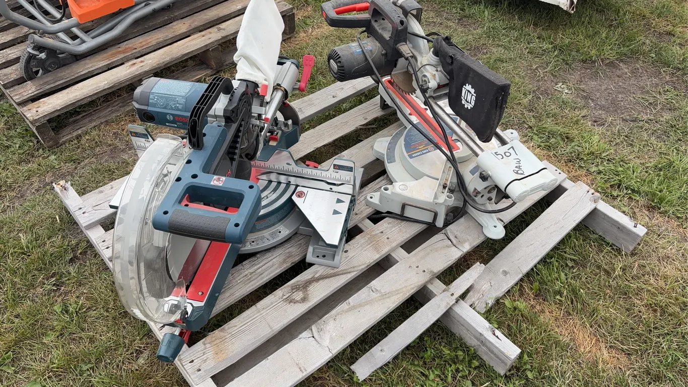 Bosch 12" Mitre saw model CM12SD 120v 15amp, King 10" mitre saw 120v, 15amp, *Unreserved*