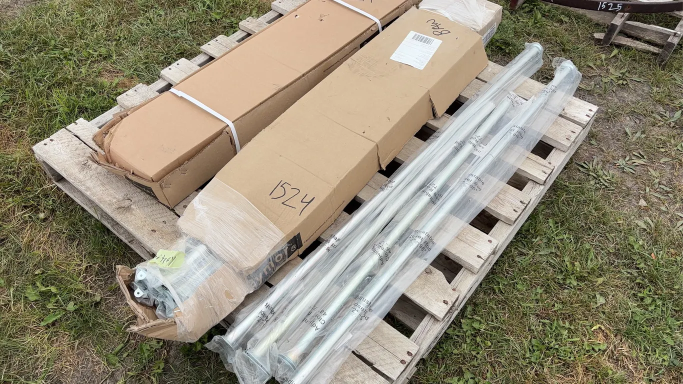 15 pce Closet rods for hanging, *Unreserved*