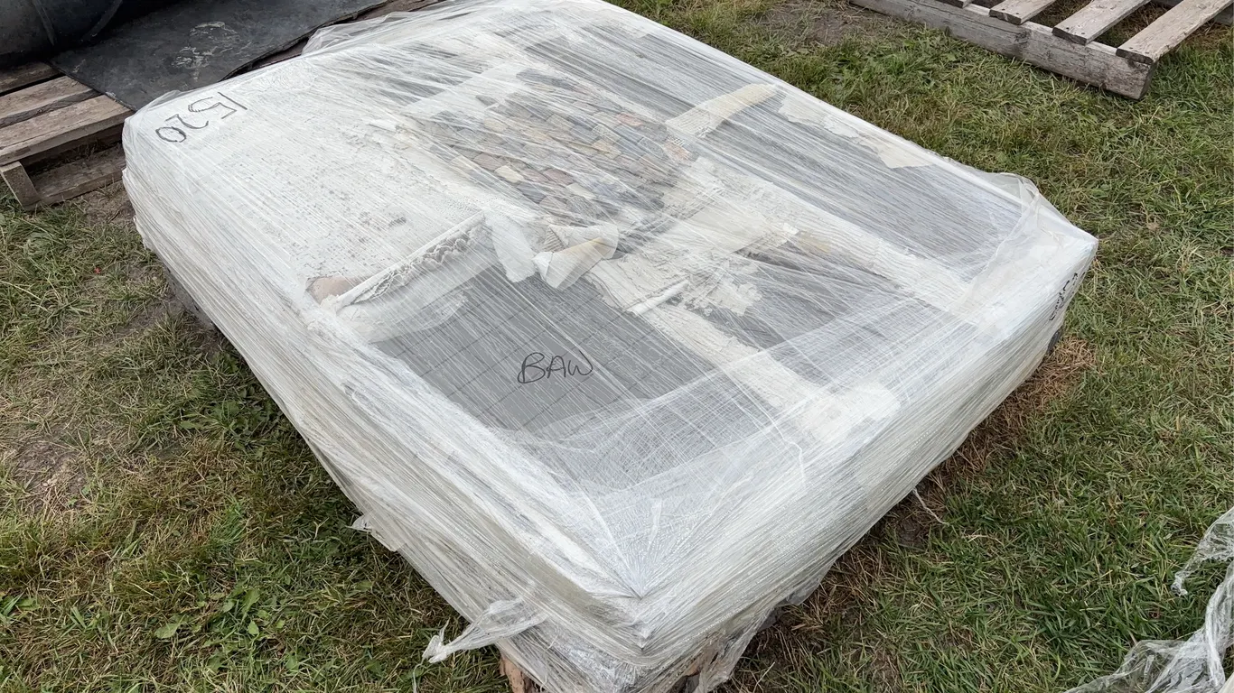 Pallet of wall & floor tiles, *Unreserved*