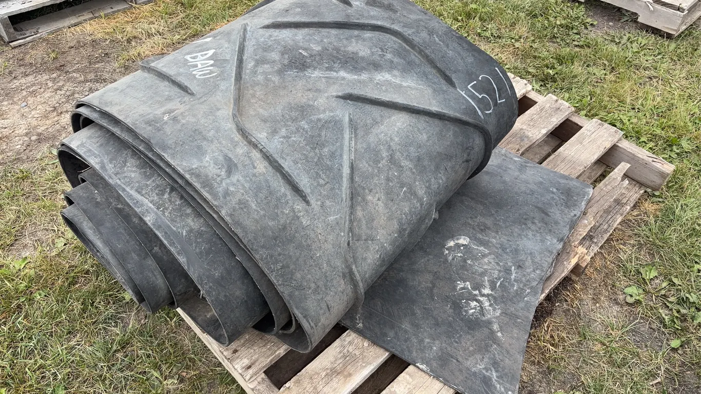 Rubber Matting, approx 50'x2', *Unreserved*
