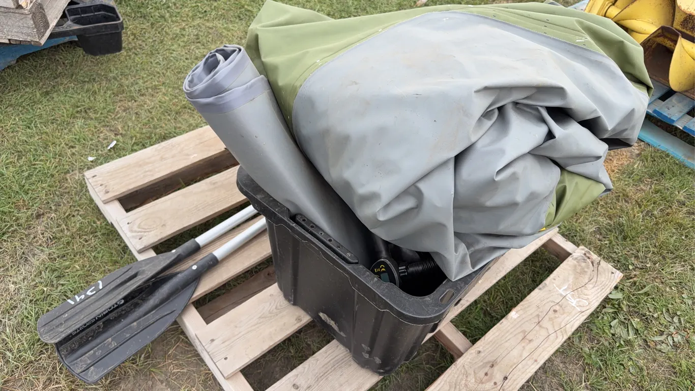 Inflatable Boat w/ pump, Tobin sport & paddles, *Unreserved*