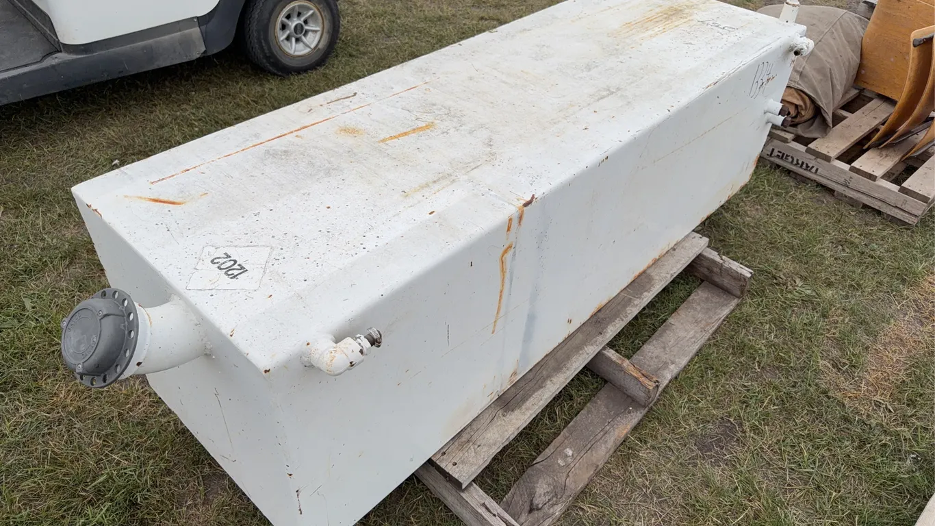 Diesel Tank, square, white, *Unreserved*