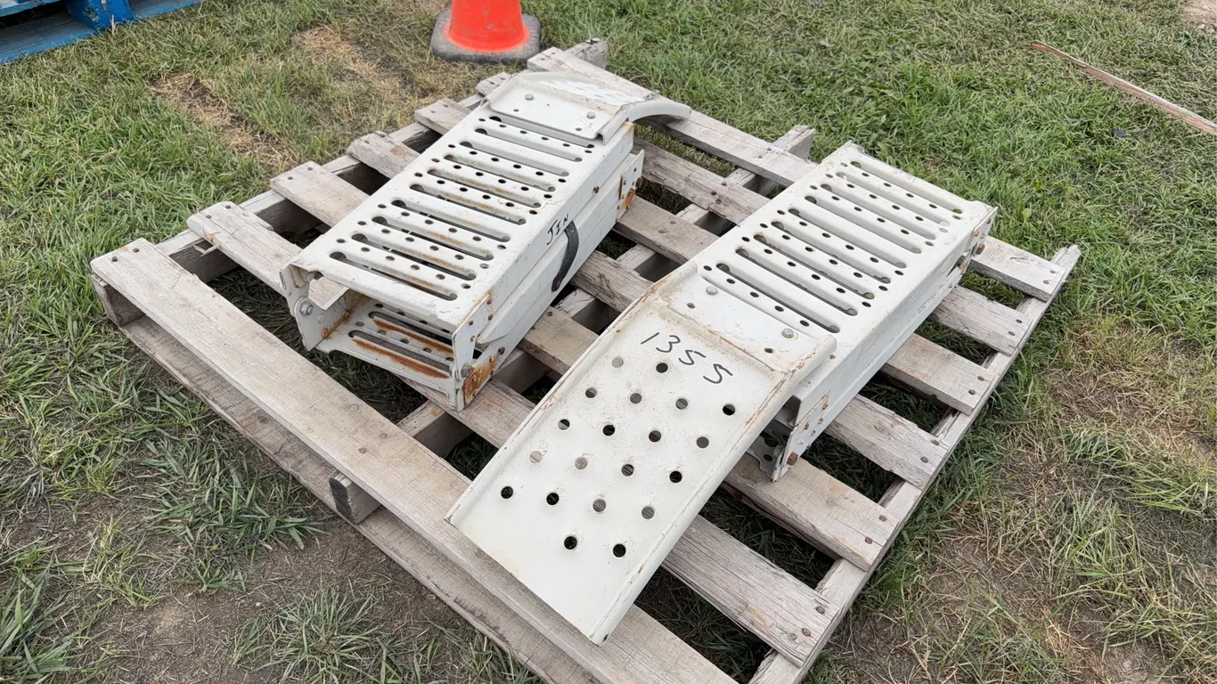 Steel loading ramps, Approx. 6'6'' x 10'' *Unreserved*
