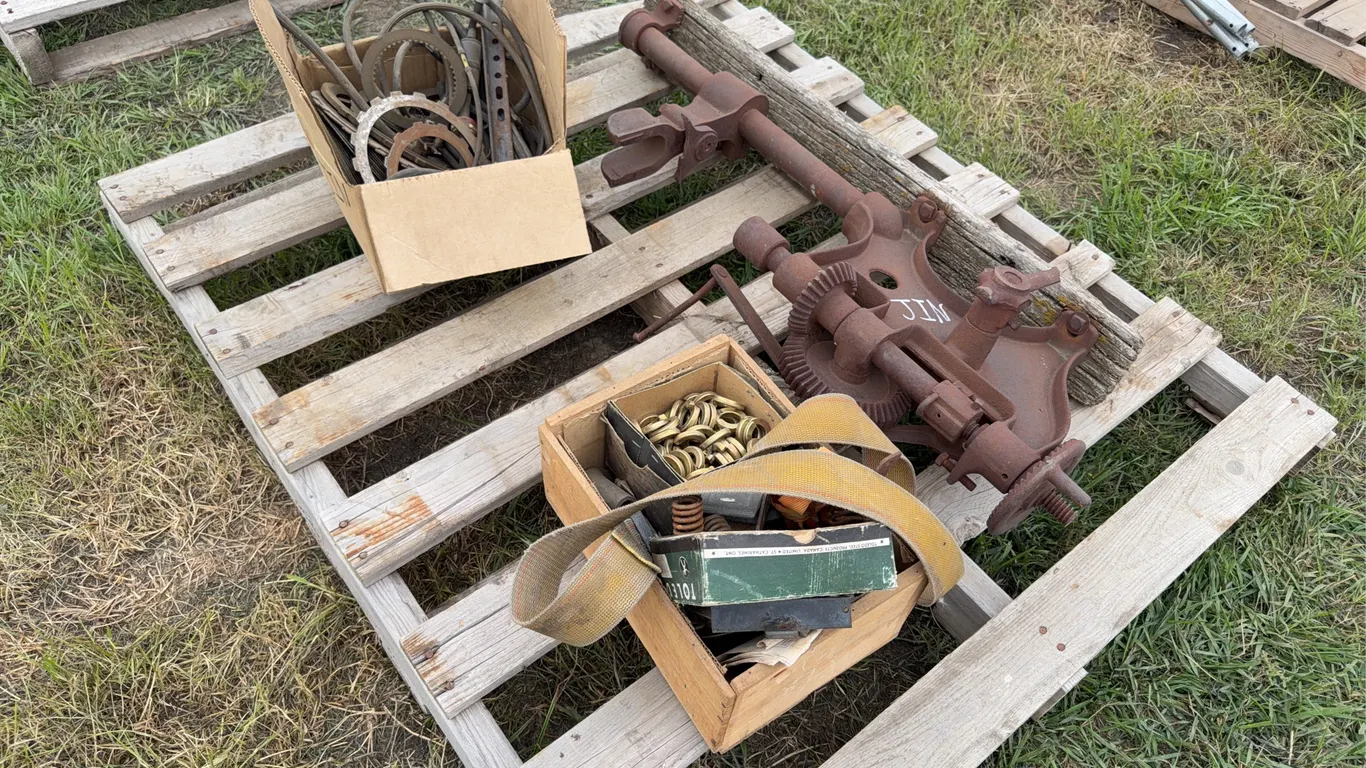 Vintage Post drill, misc springs, clutch disks, washers, *Unreserved*