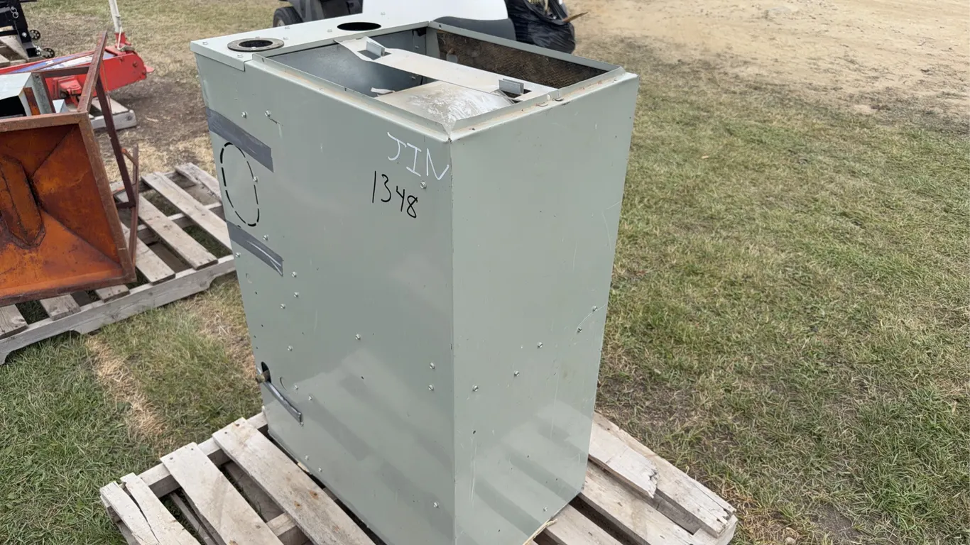 Trane XV90 Down Draft Furnace, *Unreserved*