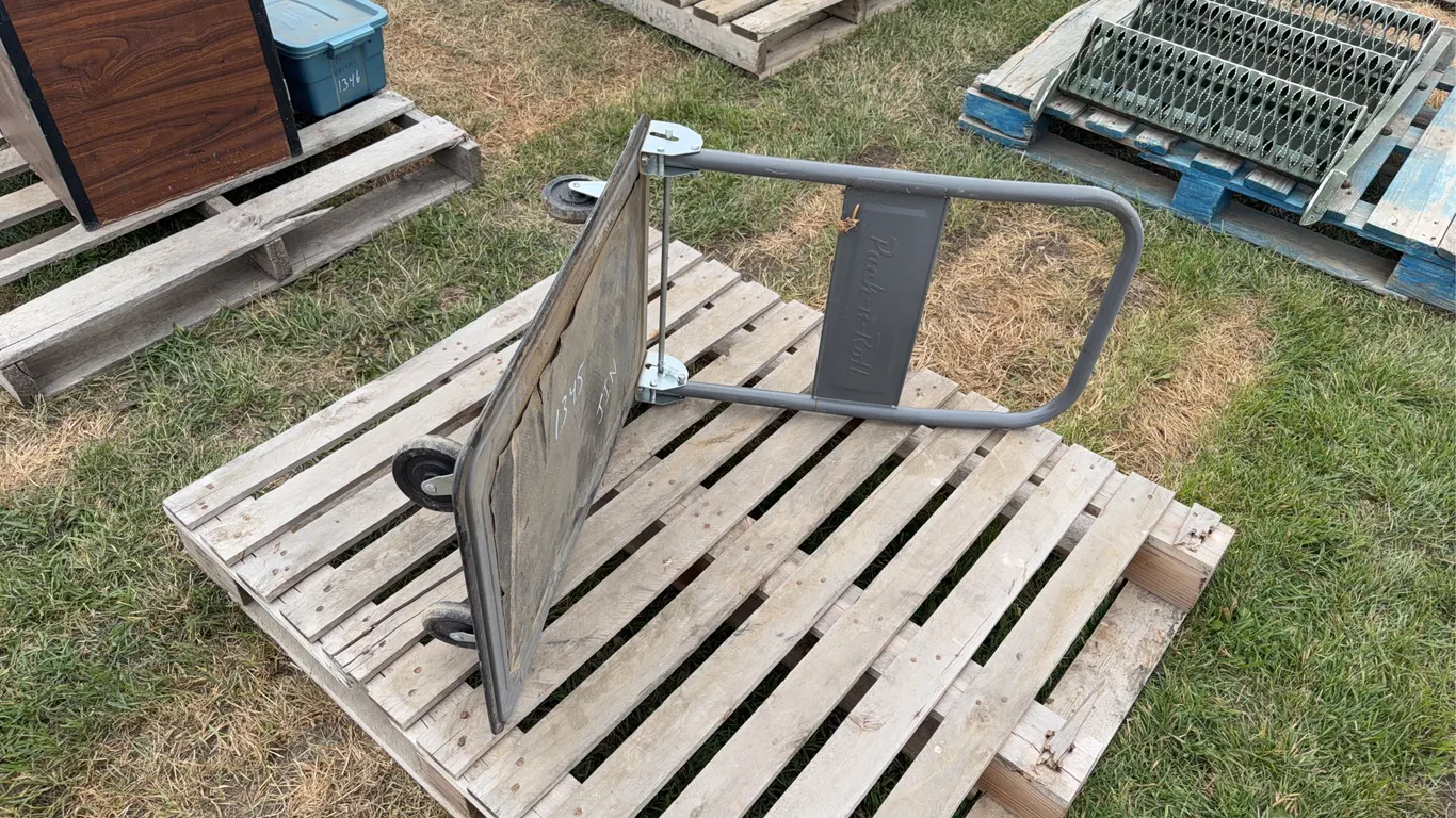 Pack n Roll Shop Cart, Approx. 2'5'' x 1'7'' x 2'7'' *Unreserved*