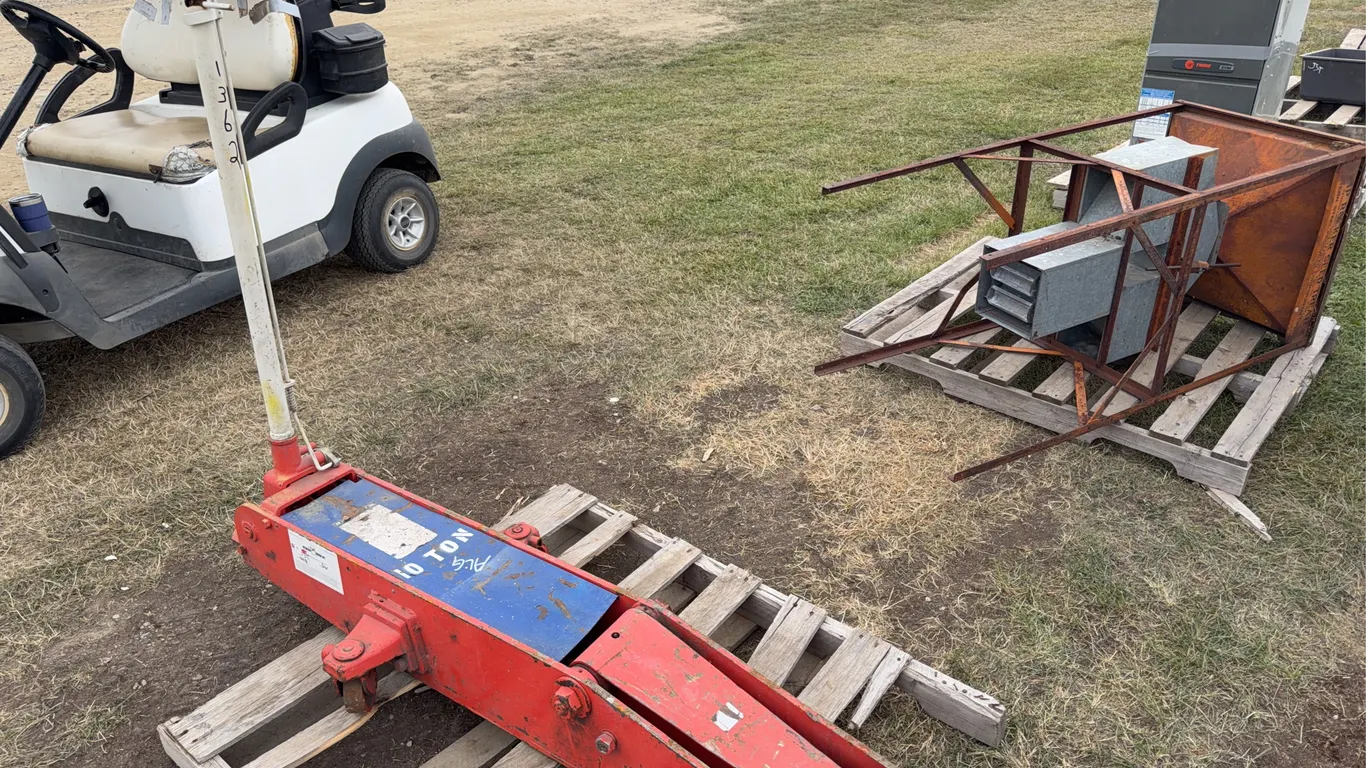 10 Ton Service Jack, *Unreserved*