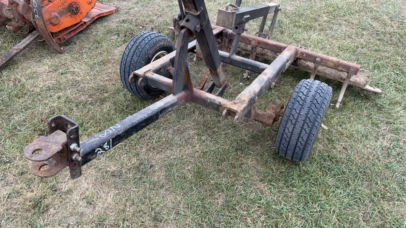 Contera Arena Groomer Approx. 5'4'' Blade, Pin Hitch, Tire Size: 16.5x6.5-8, *Unreserved*