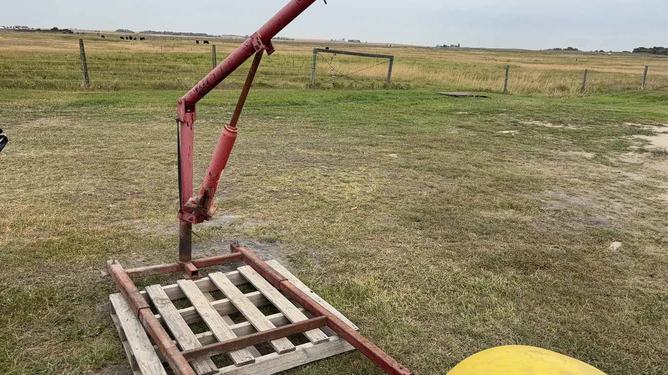 8 ton Long Ram Engine Hoist Approx. 6' x 6' *Unreserved*