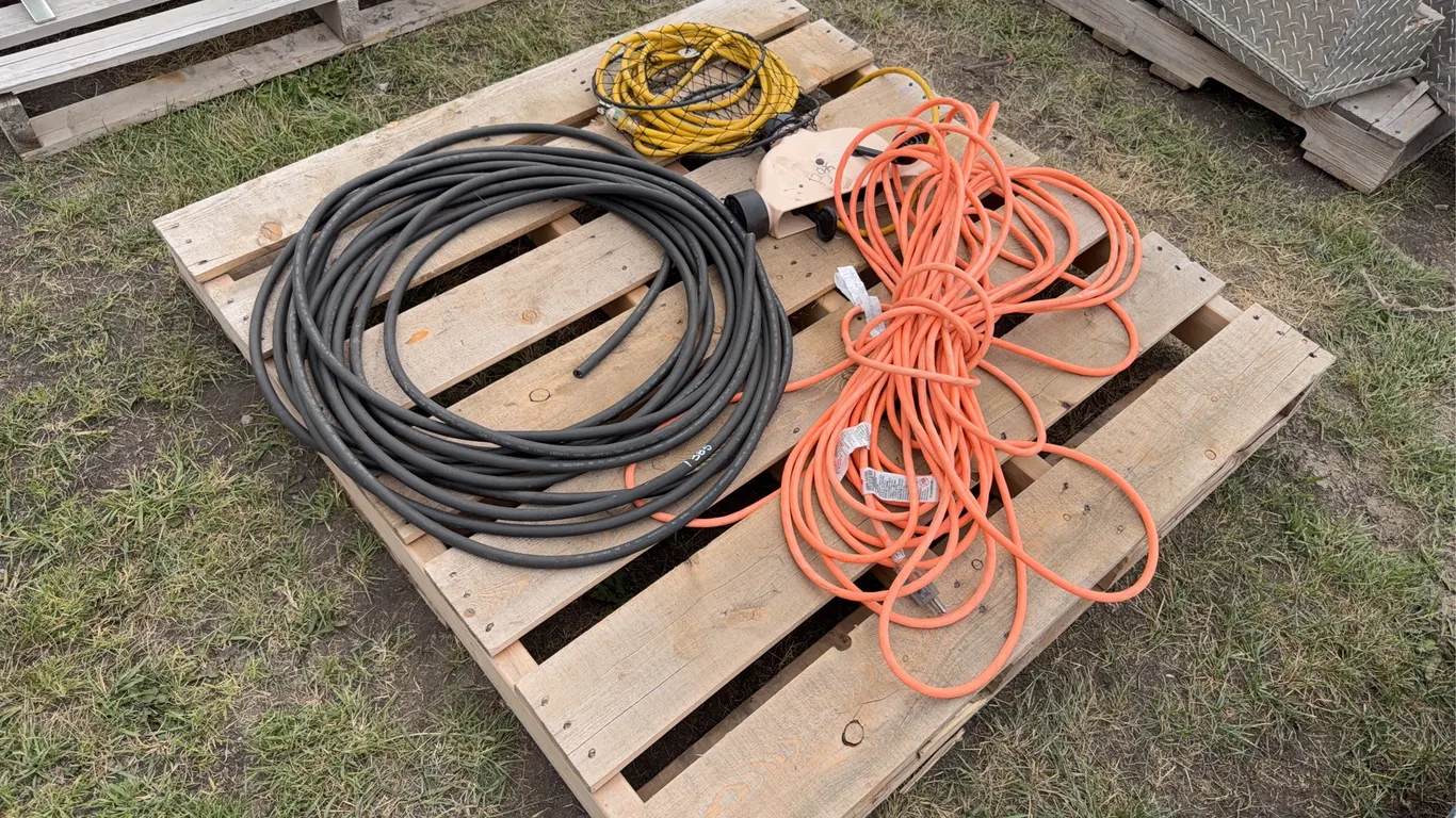 12 ga Extension cord approx 100', Plastic cord caddy, 12 ga cord approx 30', *Unreserved*
