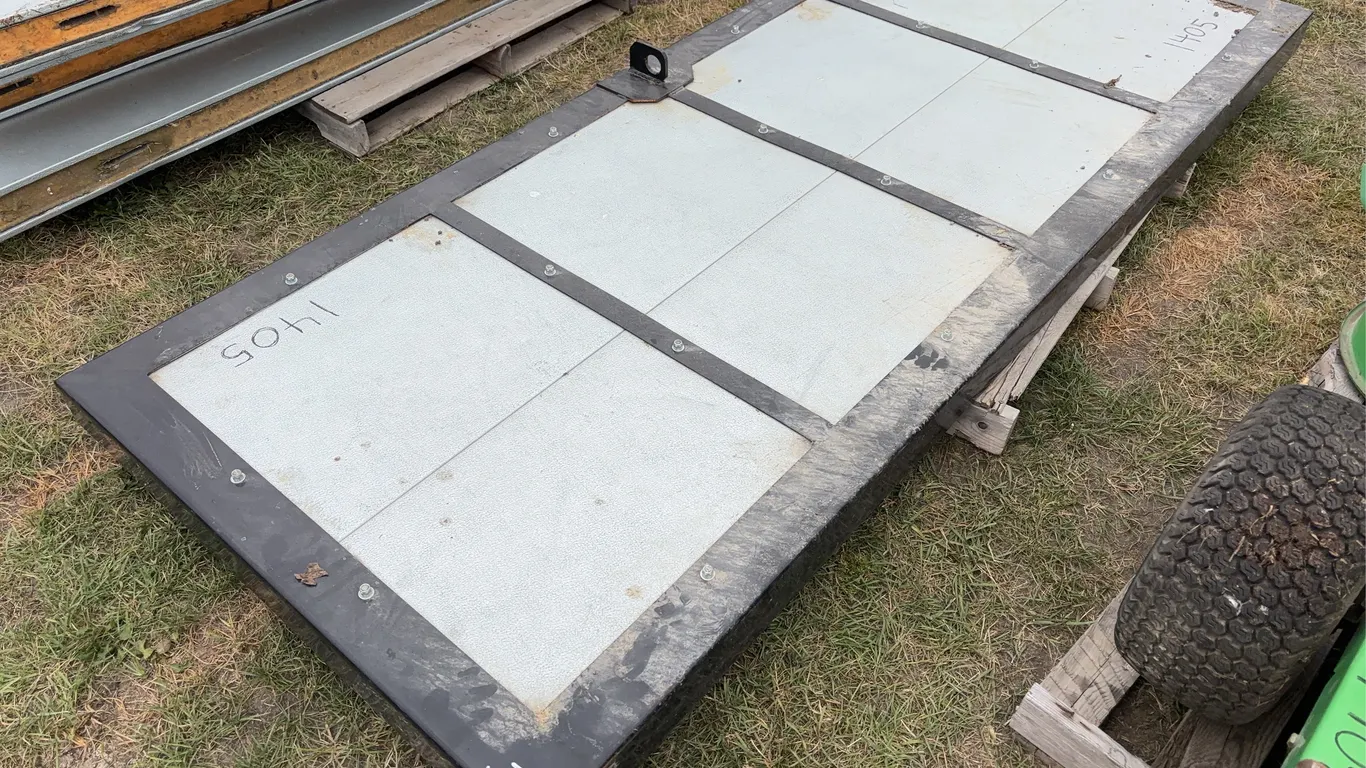 Insulated Trap Door, approx 9'x3.5'x4.5" thick, *Unreserved*