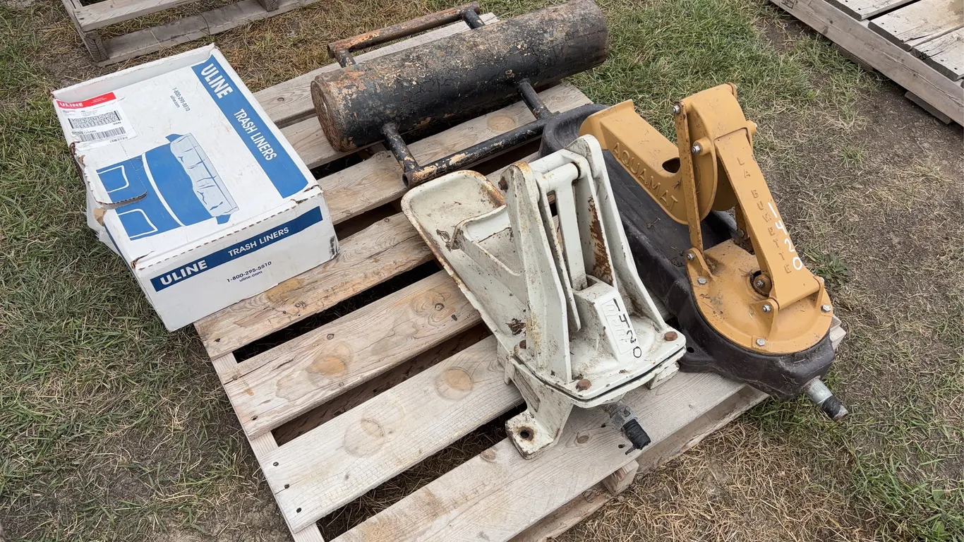 Nose Pumps (2), Post pounder, Box of trash liners, *Unreserved*