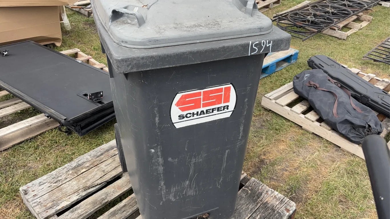 Garbage can, *Unreserved*