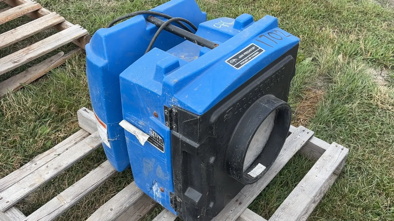 Mini Predator Portable Air Scubber, , *Unreserved*