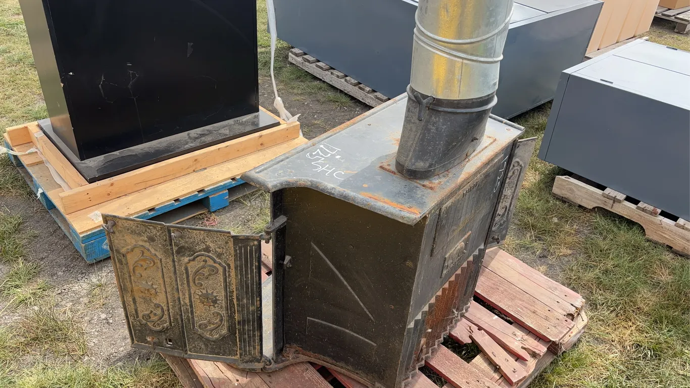 Vintage Fireplace, Northland, *Unreserved*