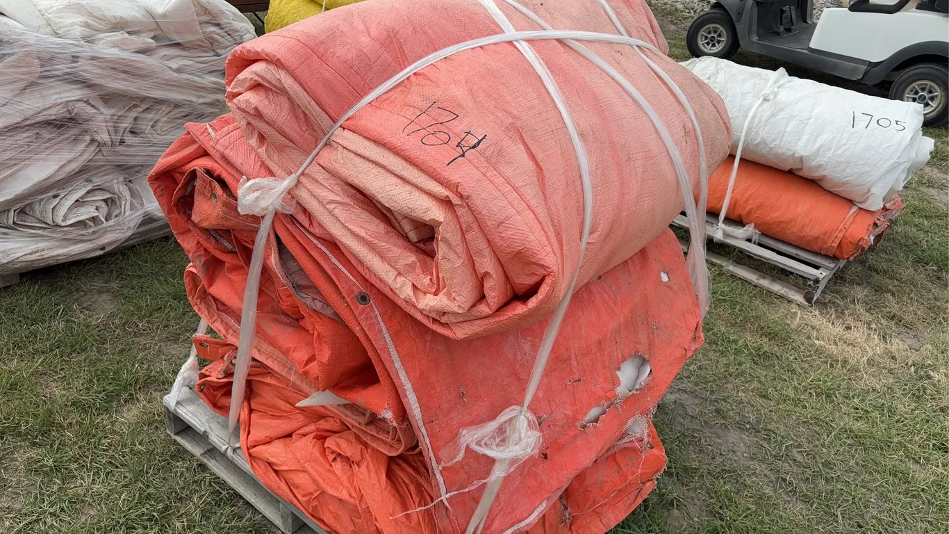 Assorted Insulated tarps, various sizes, *Unreserved*