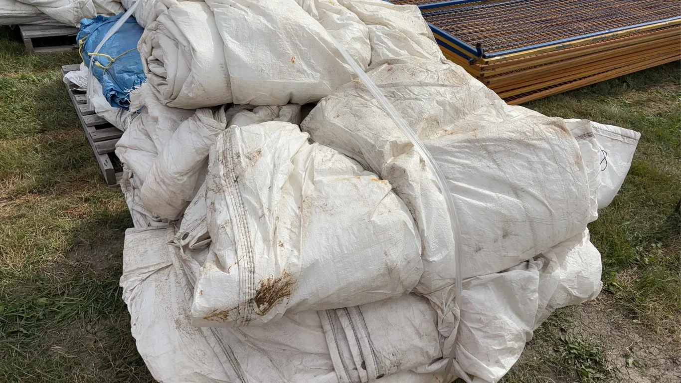 5 - Assorted Insulated tarps, various sizes, *Unreserved*