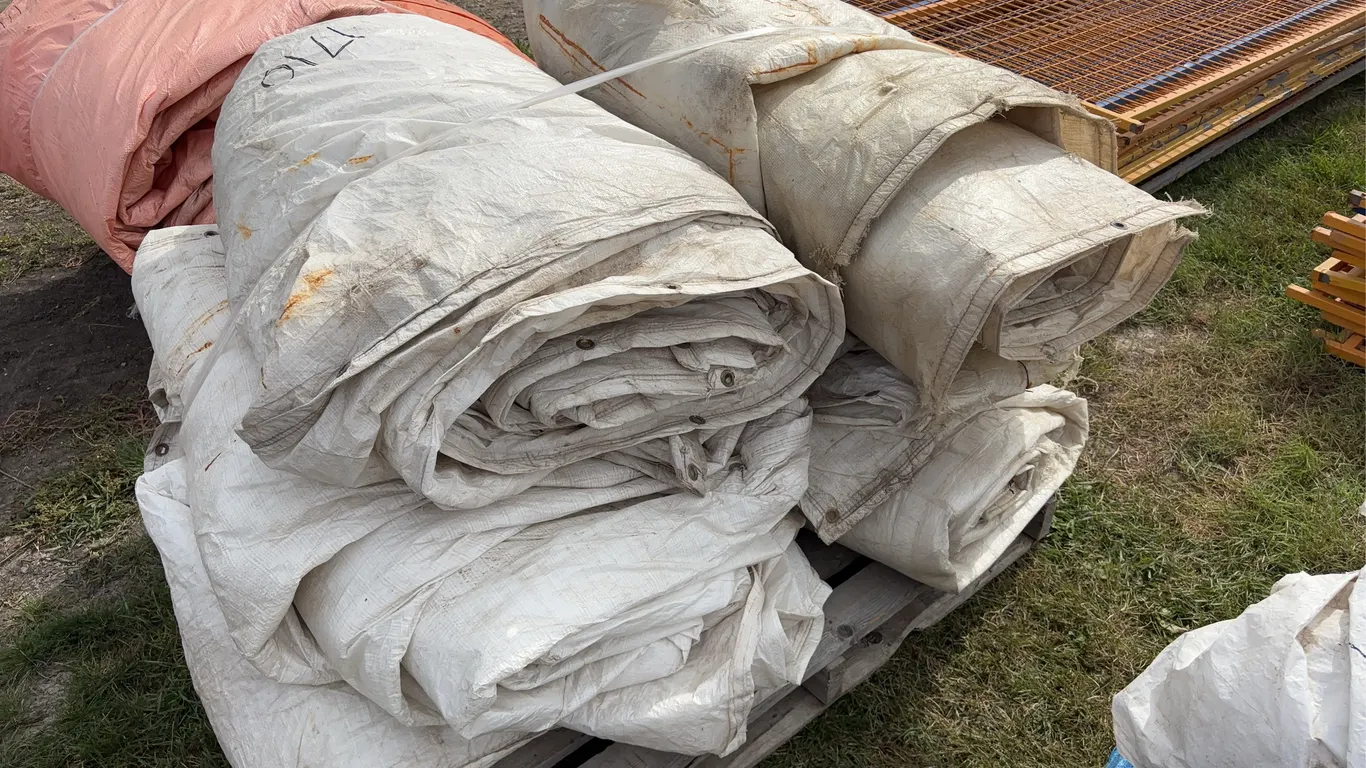 6 - Assorted Insulated tarps, various sizes, *Unreserved*