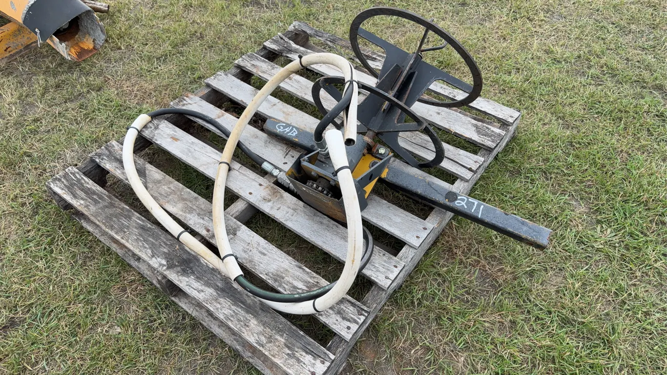 Barb wire roller, auger extension, Hydrostatic *Unreserved*