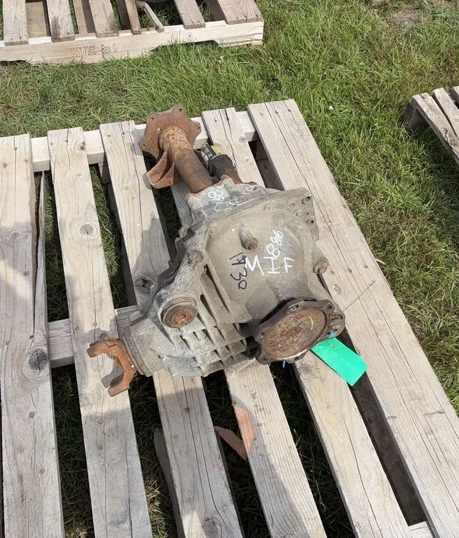 Front Differential for 2008 Chev Silverado 2500, *Unreserved*