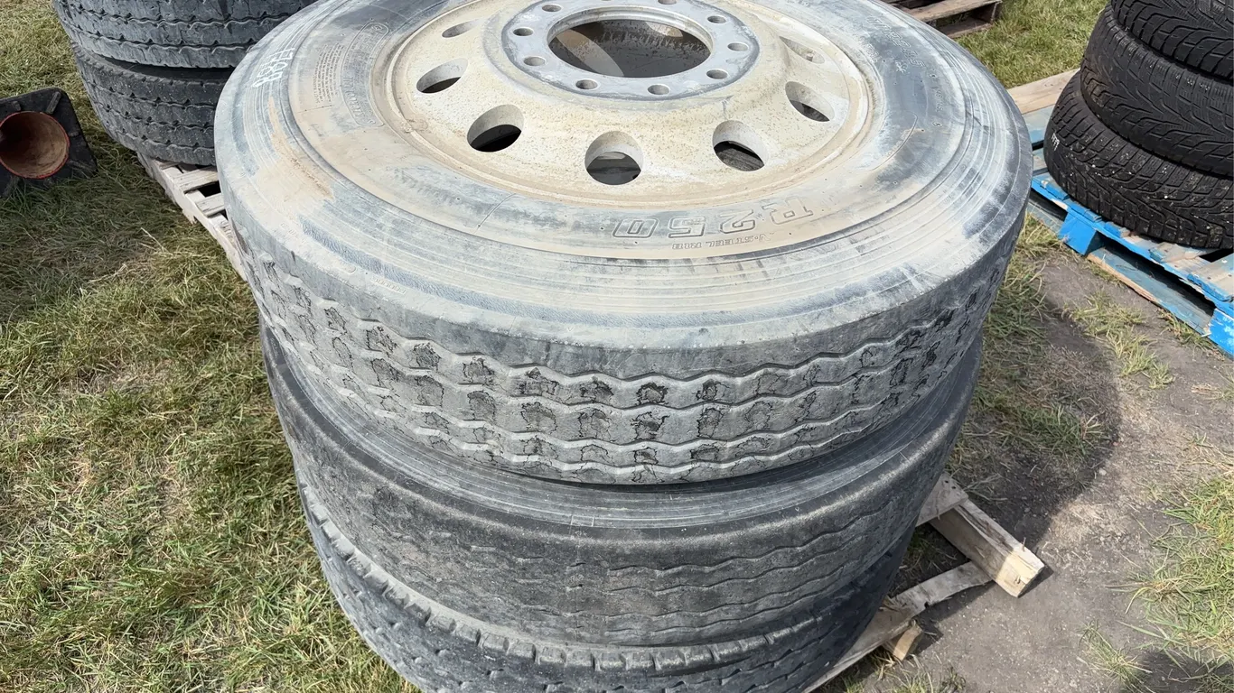 3 Bridgestone tires 11R24.5 w/ 10 bolt rims, *Unreserved*