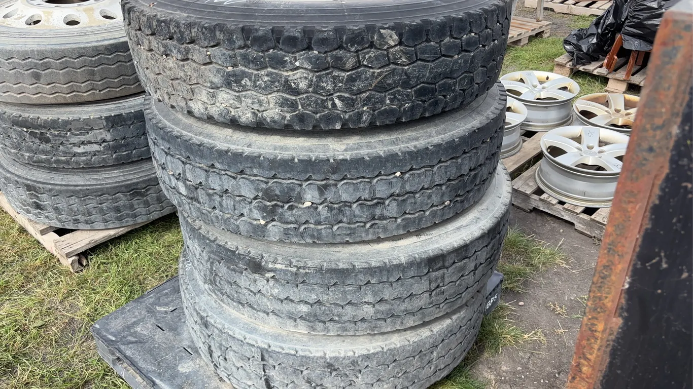 4 Sailun Tires 11R24.5 w/ 10 bolt rims, *Unreserved*