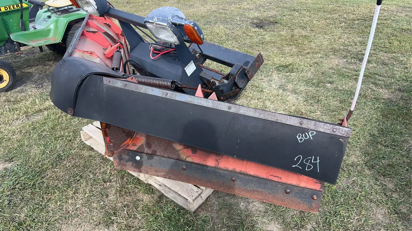 Boss Snowplow V-Plow blade attachment, front mounted, 9'2" blade, *Unreserved*
